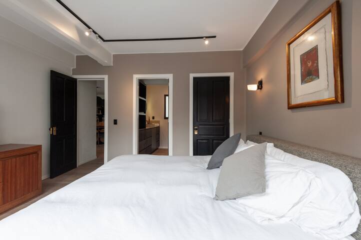 Chic Luxury Apartment in Polanco gallery image 5