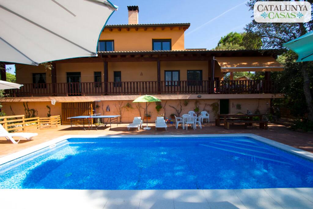 Swimming pool and Facade
