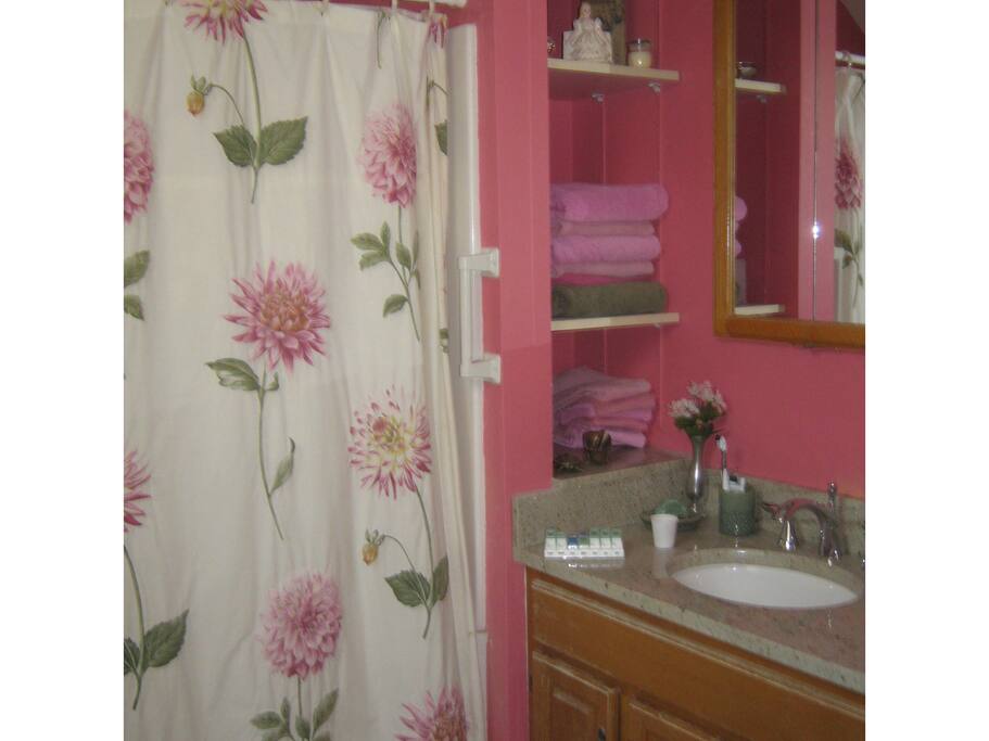 3rd flr Bath