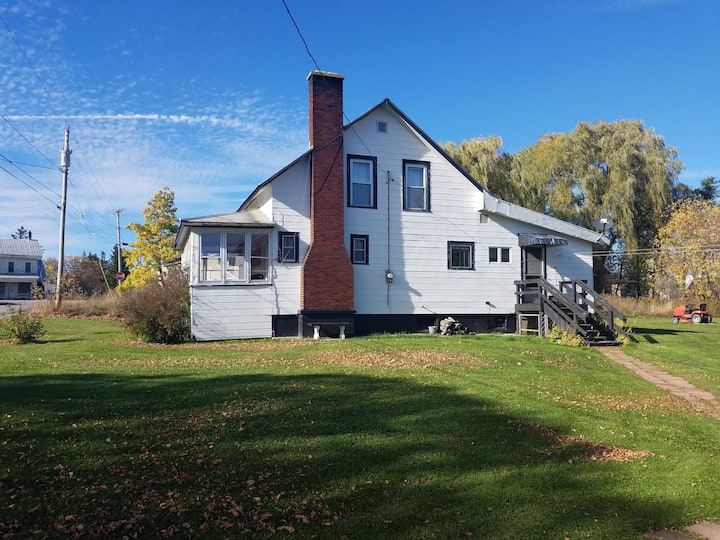 The House Among The Amish Houses for Rent in Heuvelton, New York