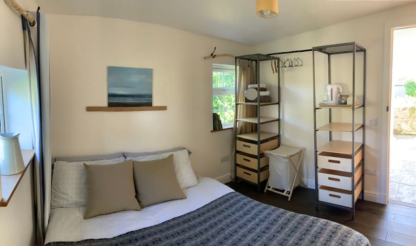 Room in cottage by St Andrews, private bathroom