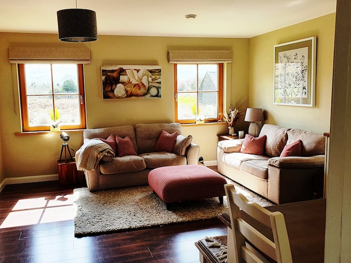 Relaxing Retreat - Steps From Lakes & Trails - Ireland