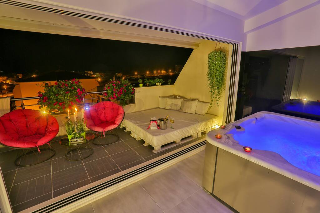 The terrace in the night
