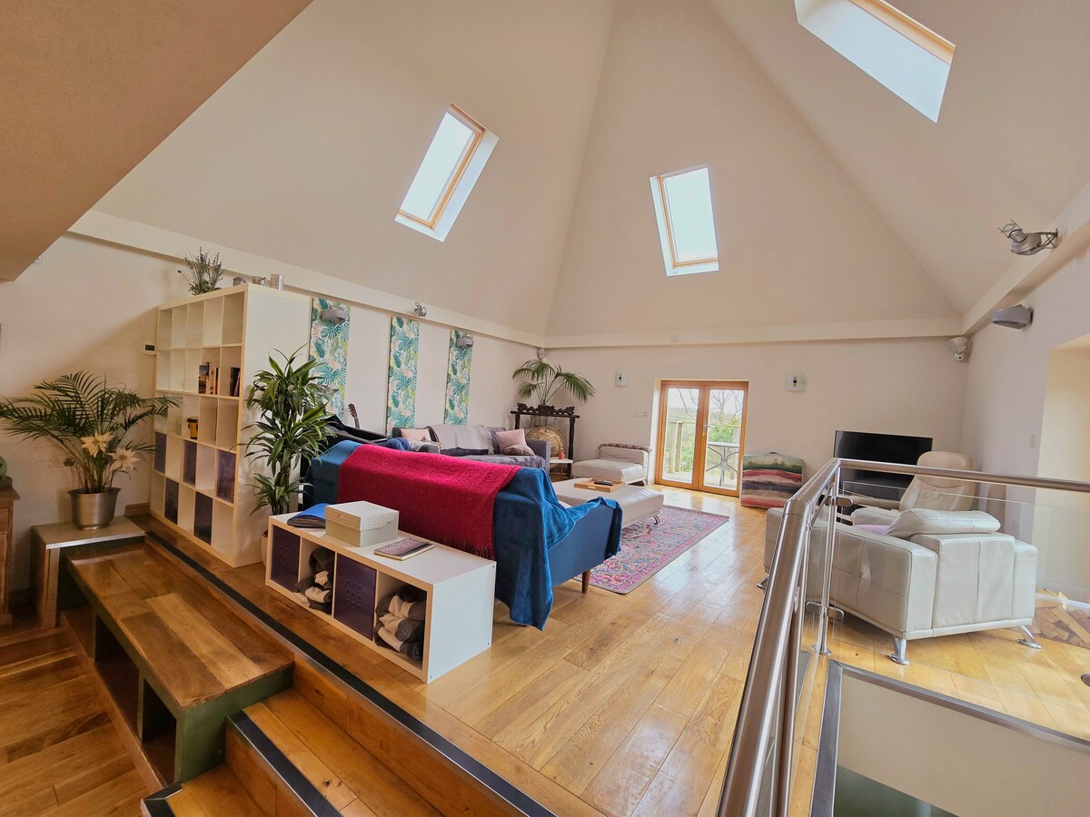 Top performing Airbnb: Large Country Home, Indoor Hot Tub, Walled Garden in Rother