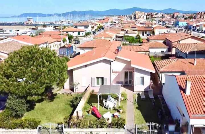 Meria di Maria - Pink Villa on the Beach