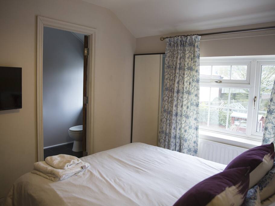 King Deluxe Ensuite