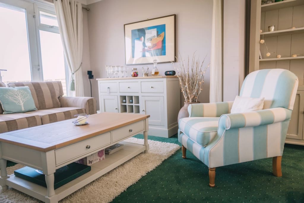 The library end of the sitting room.