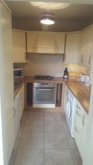 Small but very practical kitchen. Can rustle up some fabulous dishes...