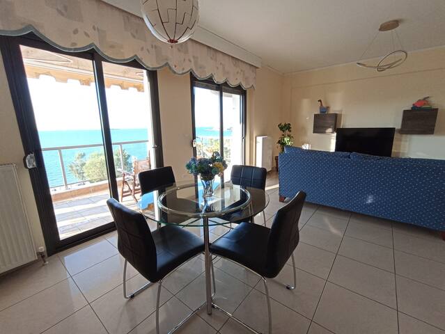 Seafront family αpartment + parking the Cruiseflat gallery image 3