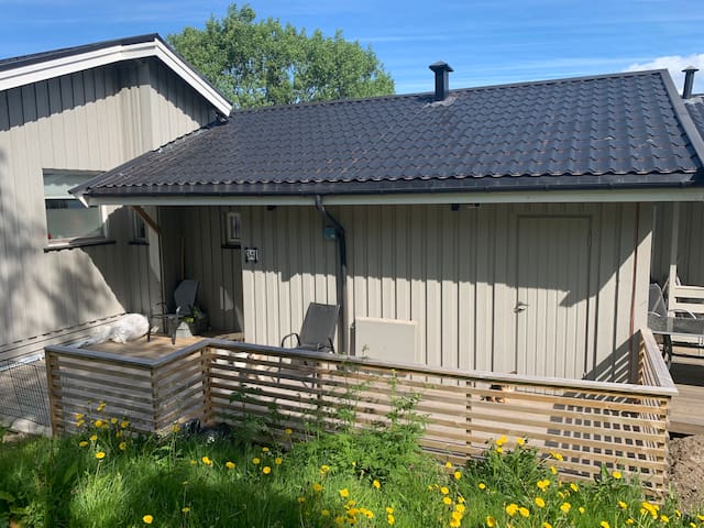 Modern one bedroom apartment, with free parking