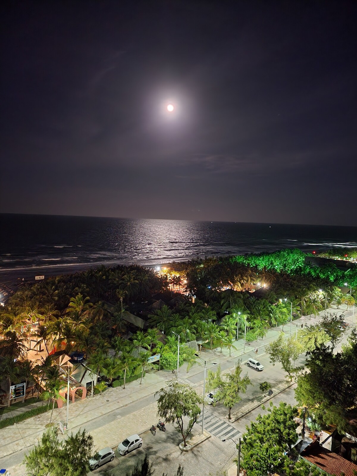 Foto do anúncio de Quarto frente mar praia do futuro, no melhor local no Praia do Futuro
