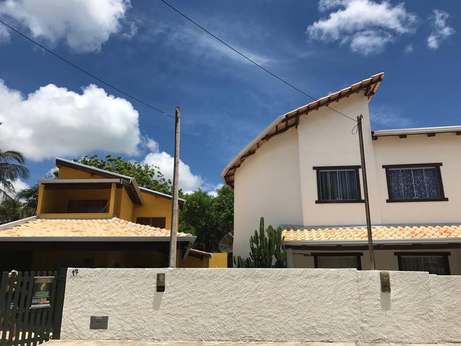 Fachada da casa Sol, ao lado a casa Céu