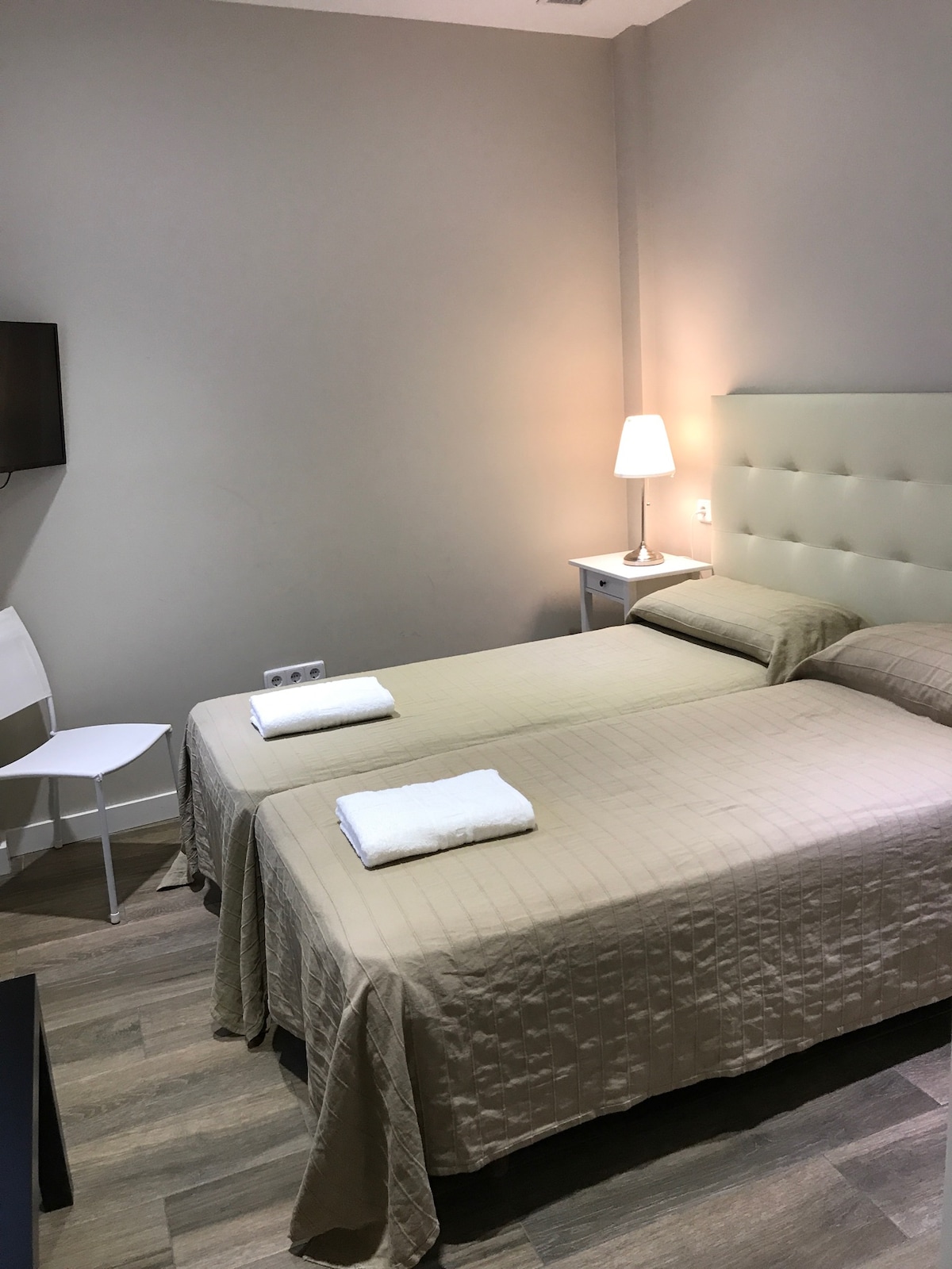 Spálňa 2 - 2 širšie jednolôžka 