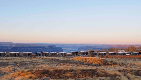 Boutique Experience with HOT TUB and EPIC views