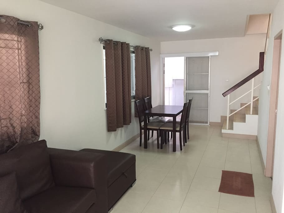 1st FL (Sofa, TV, Dining Table)