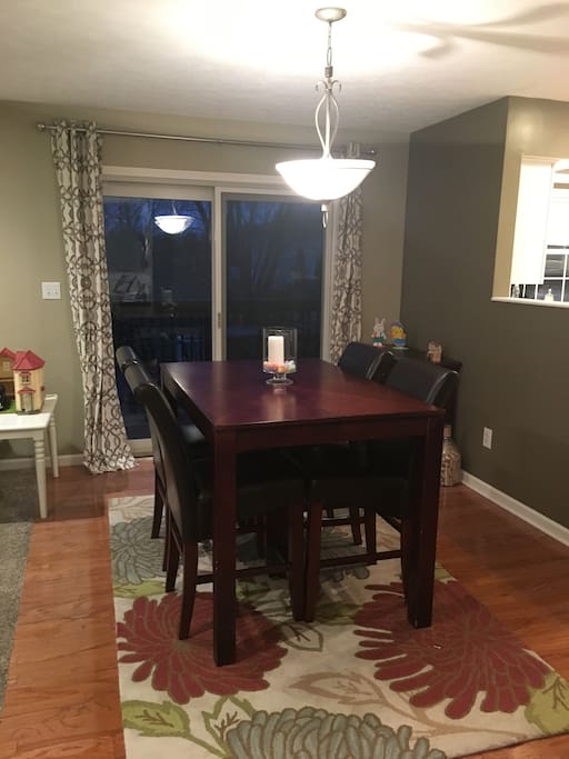 Eat-in Kitchen Area