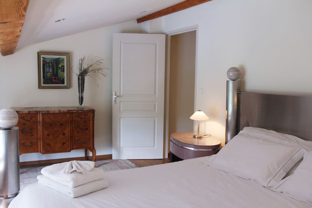 Bedroom 1- King bed