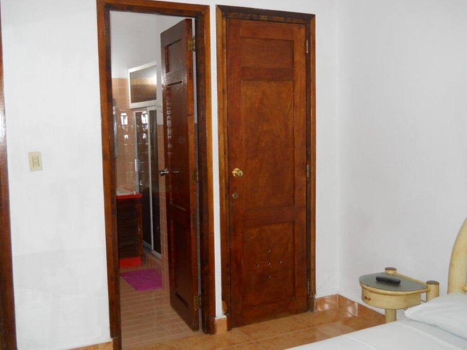 Habitación Principal - baño y closet