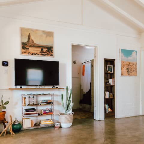 Top performing Airbnb: Hot Tub + Cowboy Pool | Coyote House, 1970s Style in Yucca Valley