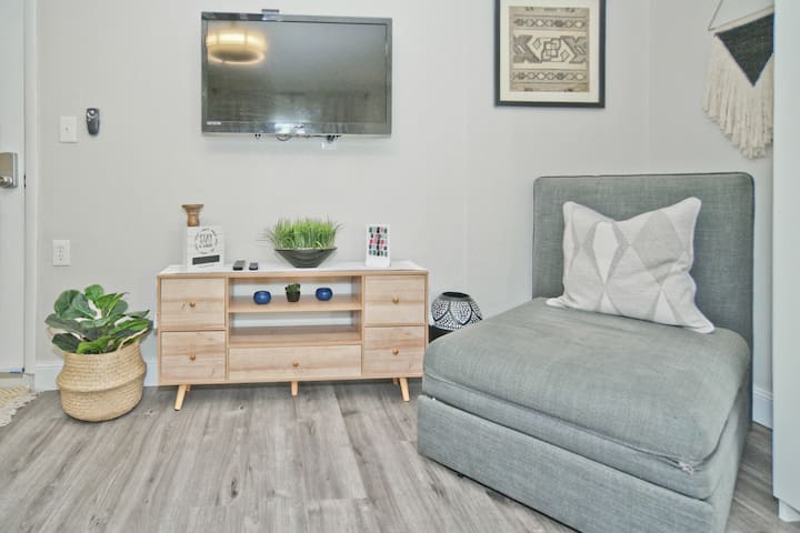 Cozy Private Studio Close To Downtown Orlando - Orlando, FL