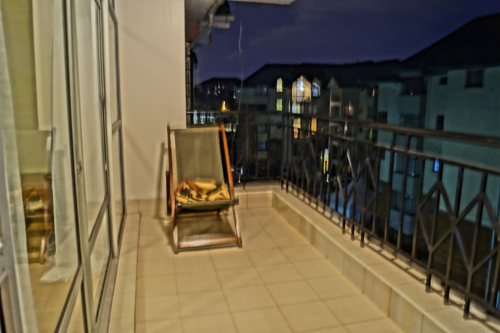 The awesome balcony. Take a book and enjoy the tropical Nairobi weather.