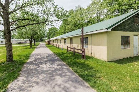 Bunkhouse for Youth Group up to 30 - Ark Encounter