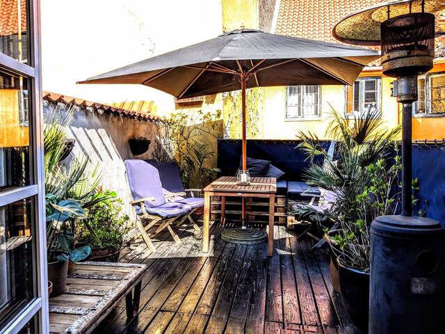 ★CityCentre Penthouse.PrivateTerrace.25minAirport★