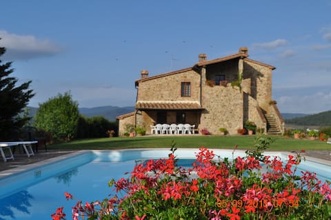 Fabulous Villa in the heart of Tuscany