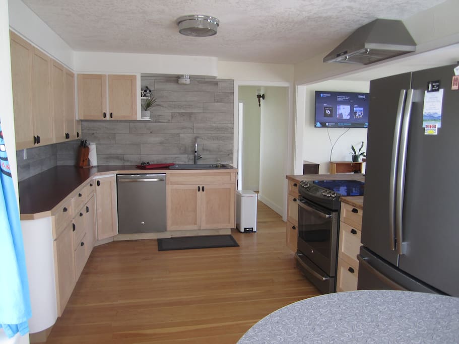 Fantastic, functional kitchen!