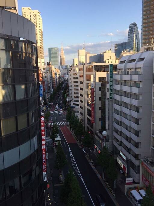 Shinjuku skyscrapers are this close.
