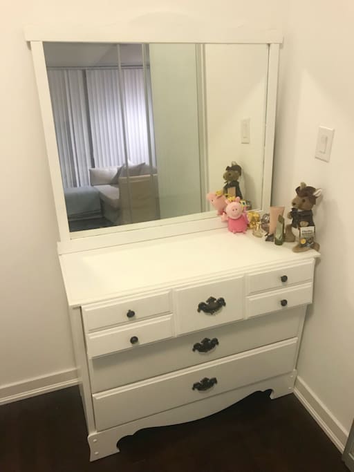 dresser