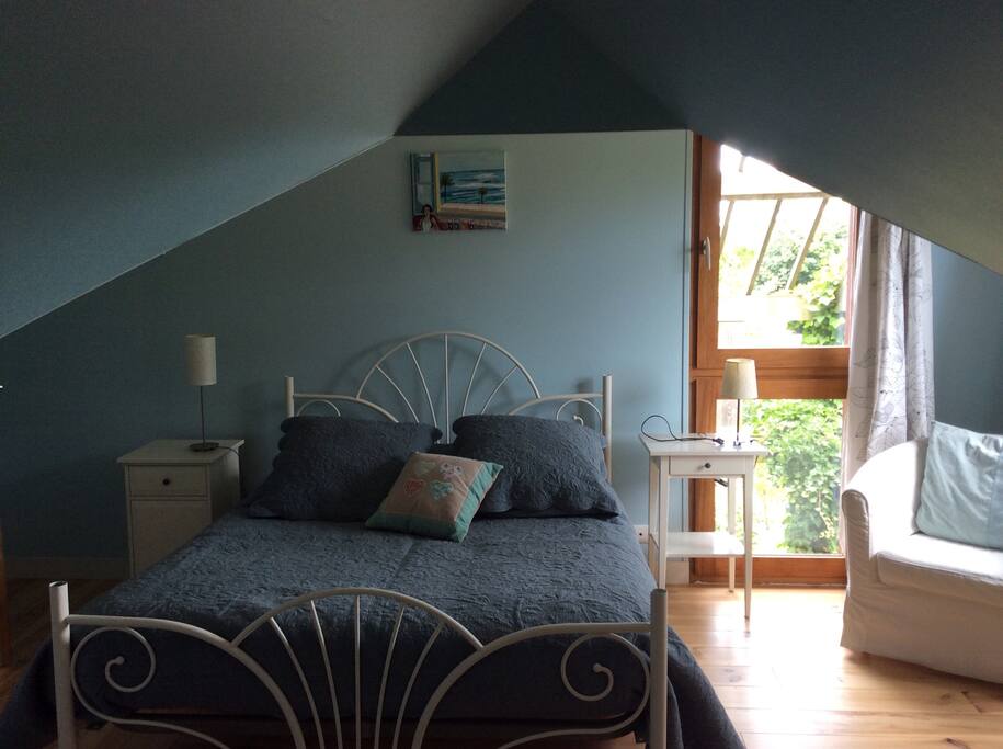 chambre avec vue sur le château de Tilly - lit de 140