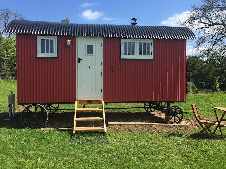 Thyme Shepherd Hut, Boundary Farm