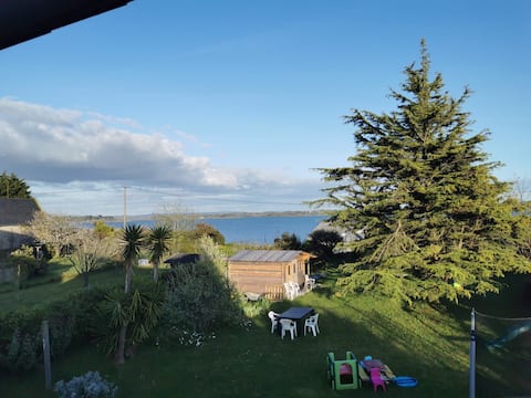 Top Airbnb: House with a sea view by the sea in Plougastel Daoulas