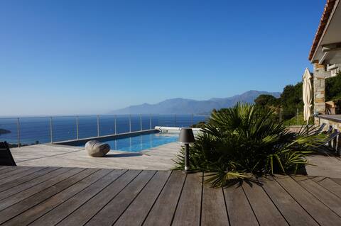 Large 16P villa, swimming pool & jacuzzi, sea view