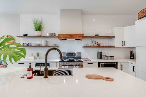 Pearl Cottage and Loft Combined.  Sleeps 17