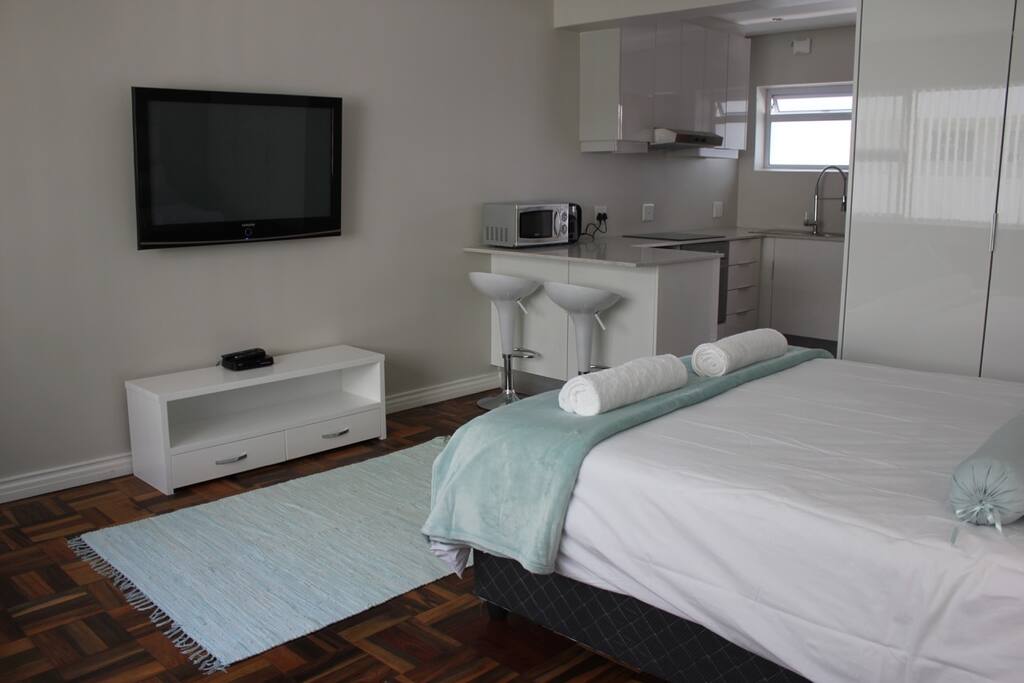 High Speed Internet - Full Cable TV Package