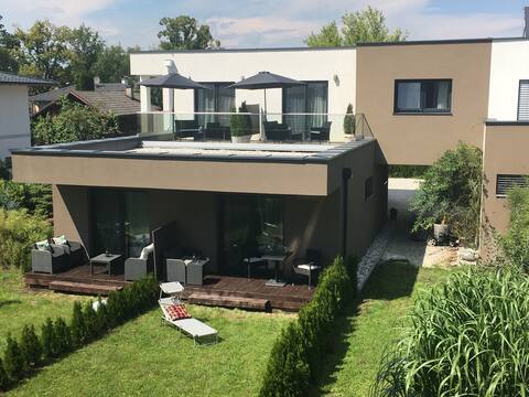 Top performing Airbnb: Studio KAL’s 1 in Leopoldskroner Moos