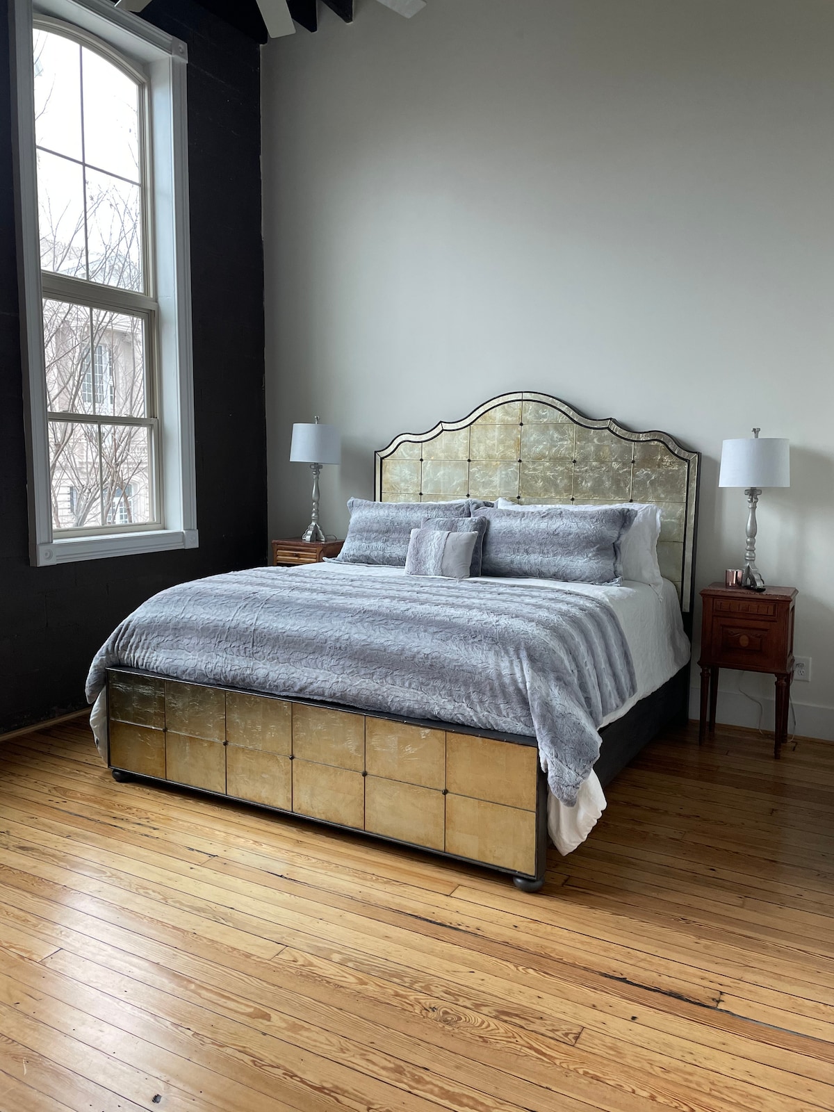 Lujosa cama tamaño king