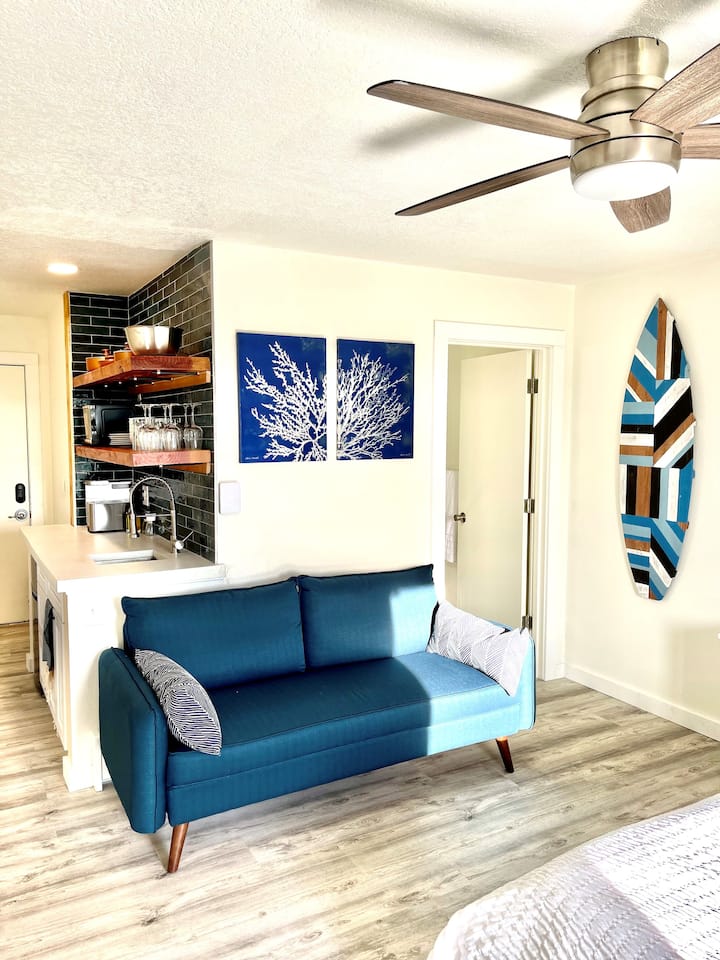 The Sand Dollar Beach Condo - Seaview, WA