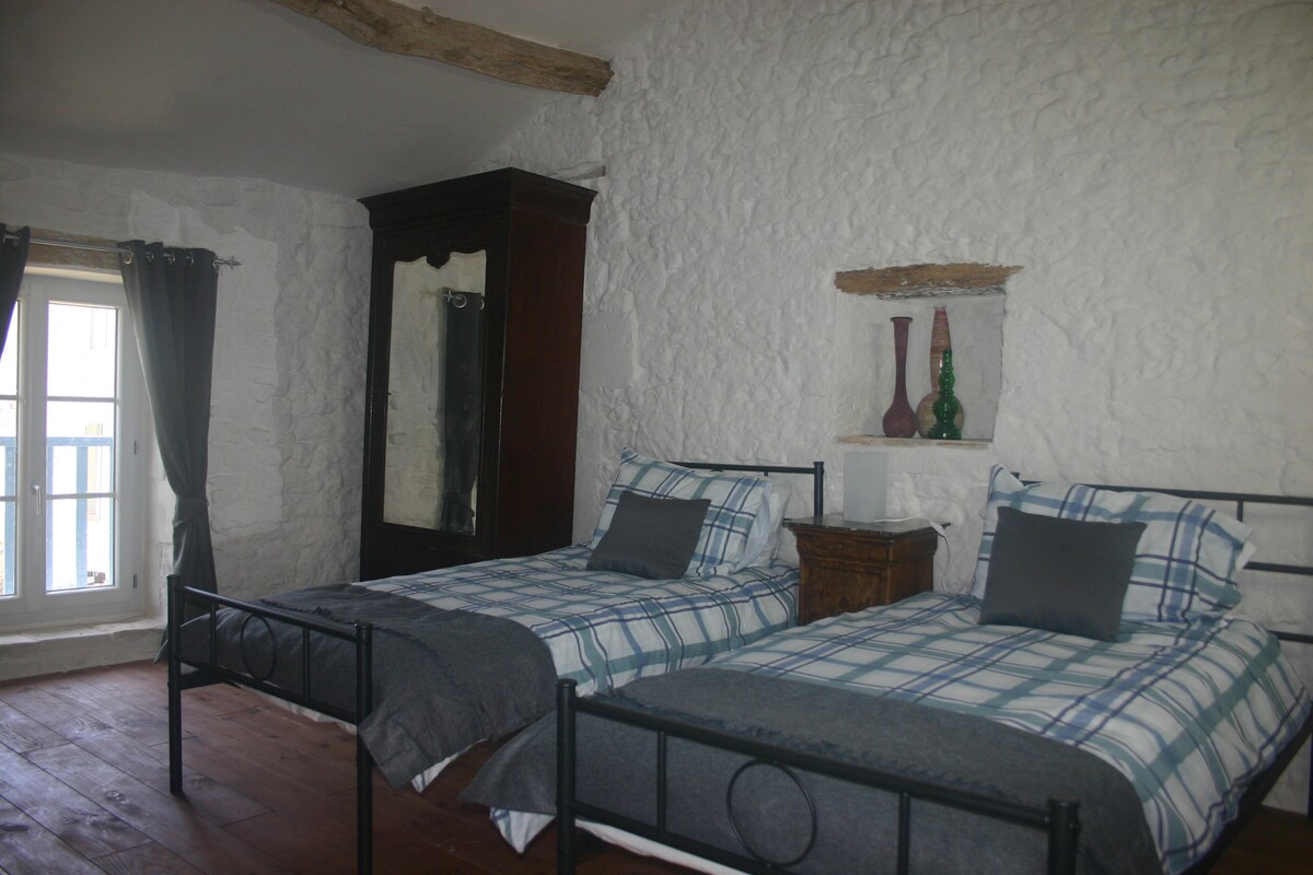 Le Vieille Maison卧室2