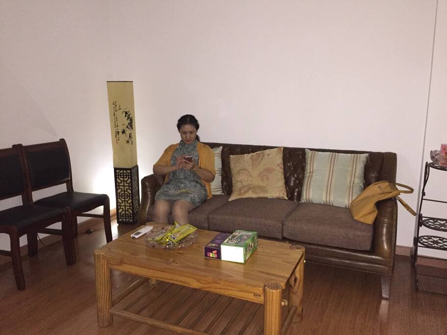 客厅里小资向台灯。