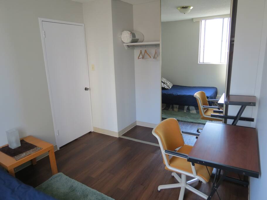 a big mirror and table for use notebook