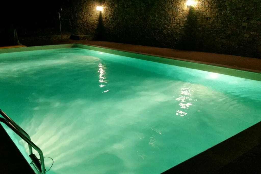 piscina notturna