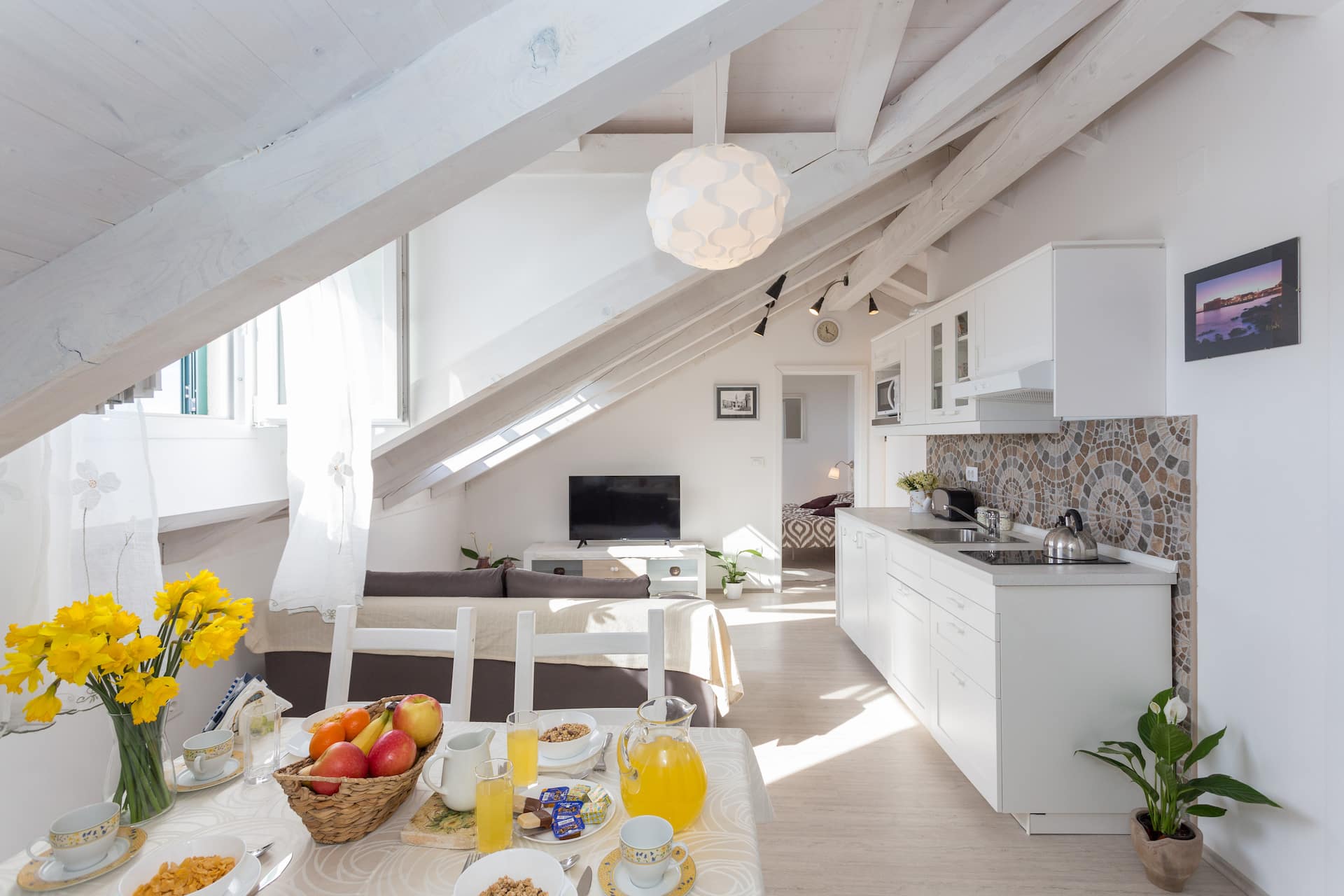 WHITE MAGIC for relaxed holiday