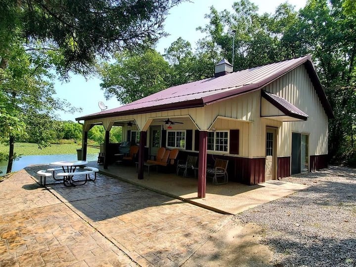 Waterfront Lake Cabin Cabins for Rent in Unionville, Missouri, United