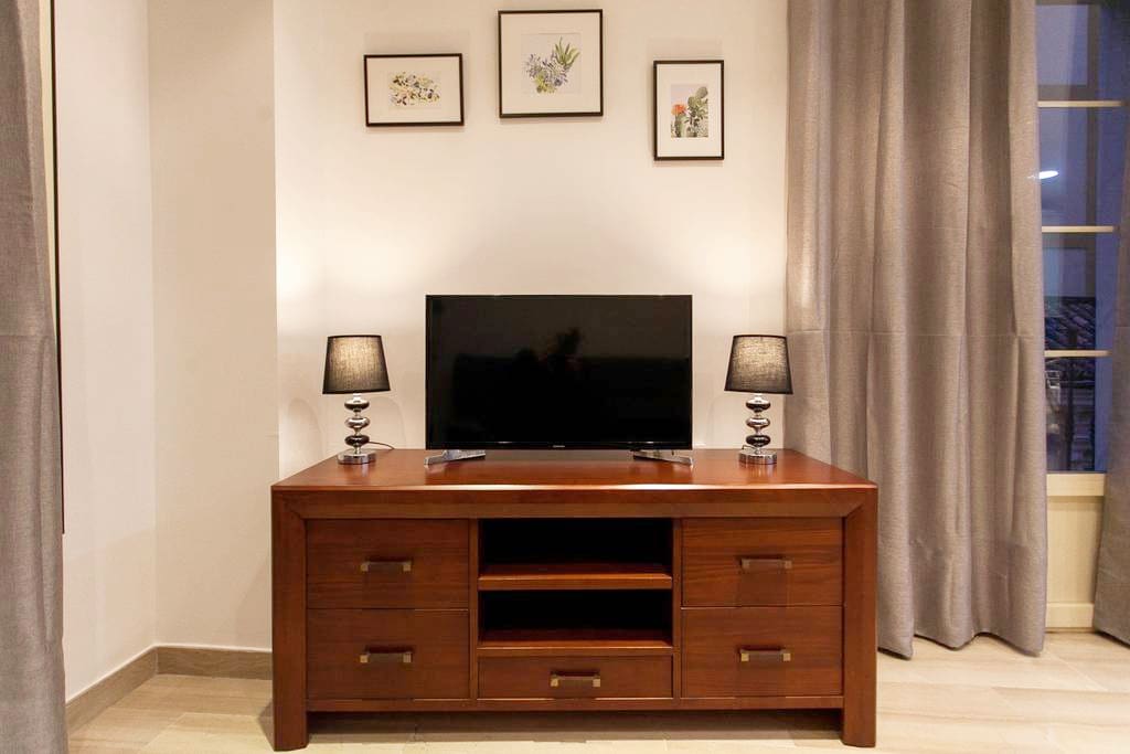 Televisión SMART TV LED 40"