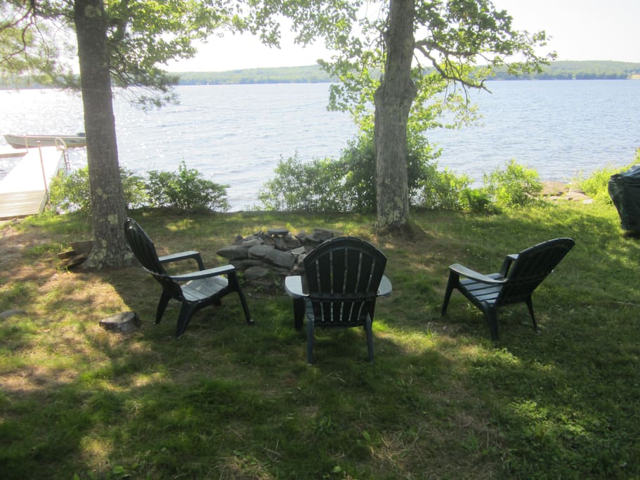 Seating around fire pit