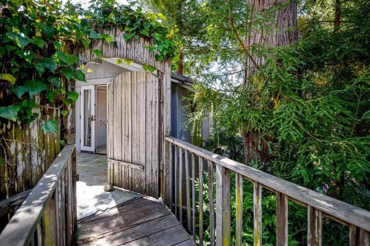 Furnished Carmel Treehouse Cottages For In By The