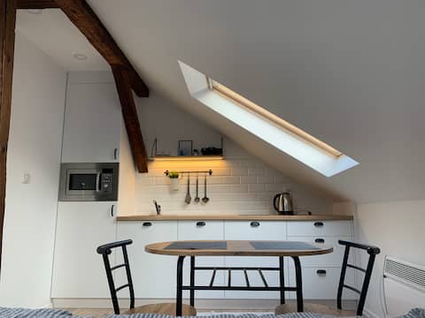 West studio apartment